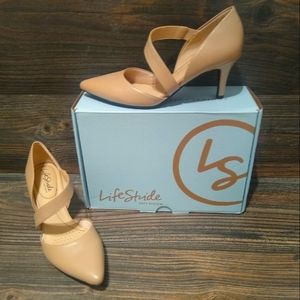 lifeStride Women's Life Stride Suki D'Orsay Tender Taupe Polyurethane 7 M